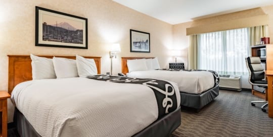 Deluxe double queen room at Inn at Gig Harbor