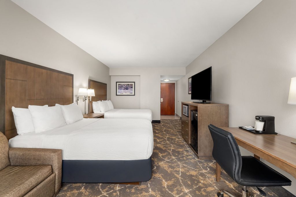 2 Queen Family Suite