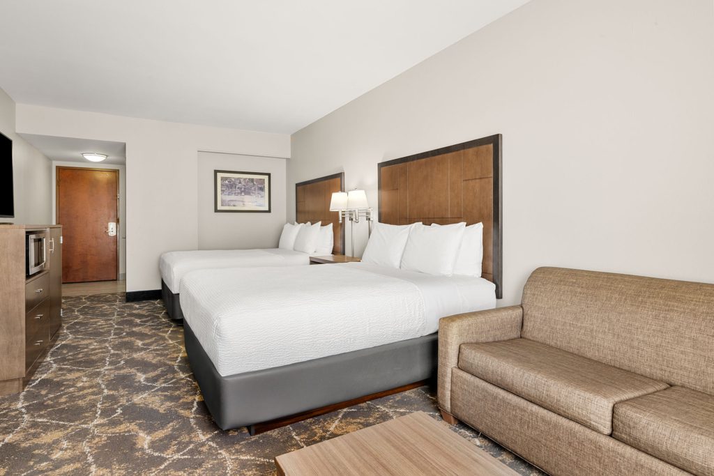 2 Queen with Sofabed